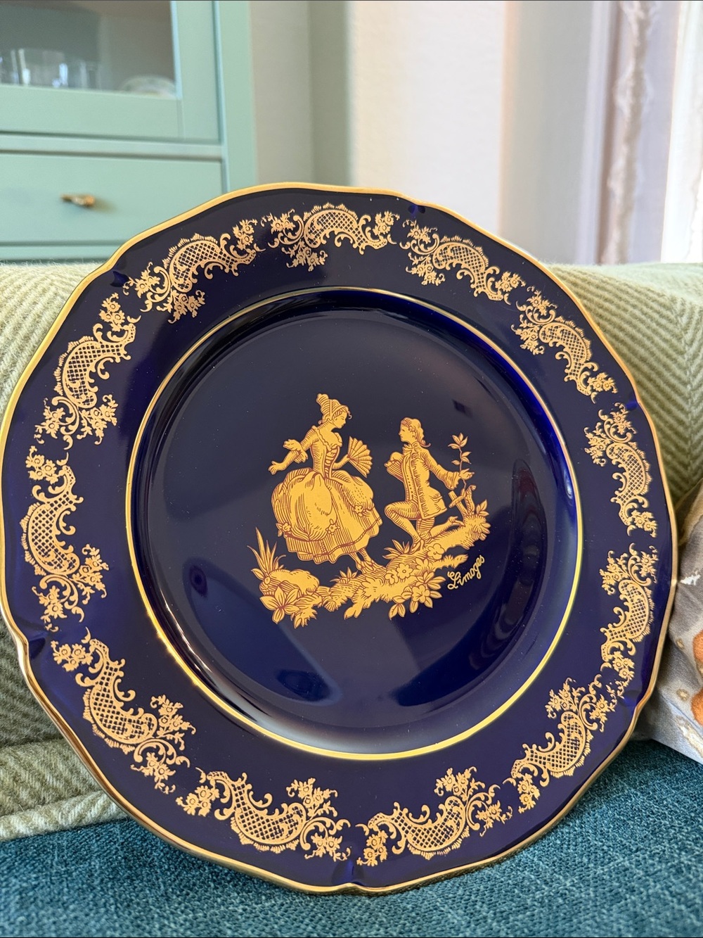 Decorative Navy Blue and Gold Vintage-Style Accent Plate